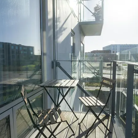 Spacious 2-br W A Balcony By Harbour - 92 *